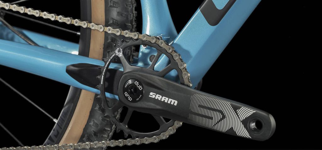 Detalle de cadena de la marca sram